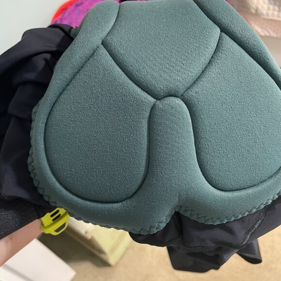 Velocio Foundation Bib Bike Shorts Women's size Medium - Picture 7 of 7